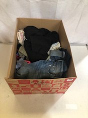 BOX OF ASSORTED ADULT CLOTHING TO INCLUDE LIVERPOOL LOS ANGELES DENIM JEANS BLUE SIZE 4/27