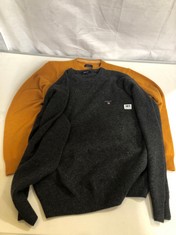 2 X ASSORTED GANT KNIT SWEATERS TO INCLUDE CHARCOAL SIZE LG