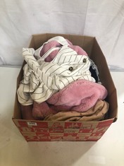 BOX OF ASSORTED CHILDREN'S CLOTHING TO INCLUDE DOSNEY BABY SLEEPSUIT WINNIE THE POOH BROWN SIZE 6-9MTHS