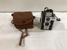 AN ANTIQUE CORONET TWELVE-20 BOX CAMERA AND CASE