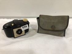 A KODAK BROWNIE 127 VINTAGE CAMERA AND CASE