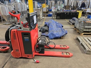 2022 LINDE T20 AP  PEDESTRIAN PALLET TRUCK CAPACITY 2000KG S/N W4Y131L05618 INCLUDING LINDE LI-ION CHARGER 24V/225A