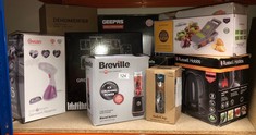 QUANTITY OF ITEMS TO INCLUDE BREVILLE BLEND ACTIVE PERSONAL BLENDER & SMOOTHIE MAKER | 350W | 1 PORTABLE BLEND ACTIVE BOTTLE (600ML) | LEAK PROOF LID | BLACK & GOLD [VBL251]: LOCATION - A RACK