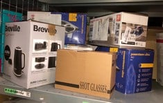 QUANTITY OF ITEMS TO INCLUDE BREVILLE AURA ELECTRIC KETTLE | 1.7L | 3KW FAST BOIL | SHIMMER BLACK [VKT234]: LOCATION - C RACK