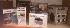 QUANTITY OF ITEMS TO INCLUDE BREVILLE BOLD BLACK ELECTRIC KETTLE | 1.7L | 3KW FAST BOIL | BLACK & SILVER CHROME [VKT221]: LOCATION - A RACK