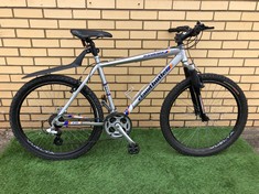 CLAUDE BUTLER RAVANA MOUNTAIN BIKE 19" FRAME 26" WHEELS 21 SPEED TRIGGER GEARS: LOCATION - BIKE RACKS(COLLECTION OR OPTIONAL DELIVERY AVAILABLE)