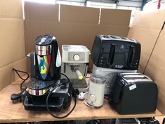 QUANTITY OF ASSORTED KITCHEN ITEMS TO INCLUDE DRMILLS MINI BLENDER: LOCATION - BACK TABLES(COLLECTION OR OPTIONAL DELIVERY AVAILABLE)