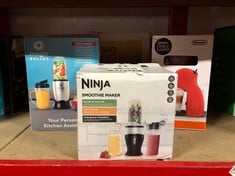 QUANTITY OF ITEMS TO INCLUDE NINJA 700W SLIM BLENDER & SMOOTHIE MAKER, 2X 470ML CUPS WITH SPOUT LIDS, PERSONAL BLENDER, CRUSH ICE & FROZEN FRUIT, SILVER/BLACK QB3001UKS: LOCATION - A RACK