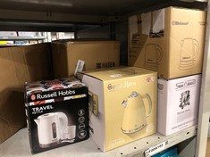 QUANTITY OF ITEMS TO INCLUDE SWAN SK19020CN RETRO JUG KETTLE, FAST BOIL, EASY POUR, 360 DEGREE BASE, 1.5L, 3KW, CREAM: LOCATION - F RACK