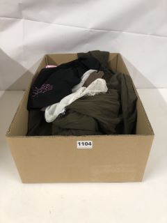 BOX OF ASSORTED CLOTHING INC. ED HARDY T-SHIRT - SIZE: M