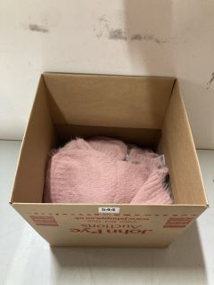 BOX OF KNITTED HOODS ONE SIZE