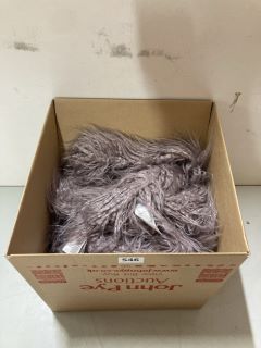 BOX OF FLUFFY OSTRICH BOA