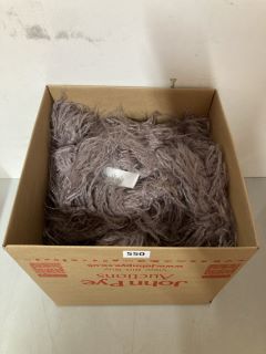 BOX OF FLUFFY OSTRICH BOA