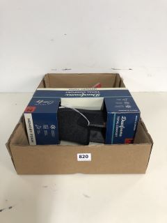 BOX OF ASSORTED ITEMS INC DEARFOAMS MEN'S SLIPPERS - M (8-9)