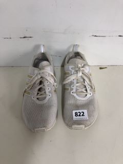 ADIDAS SHOES - 7.5