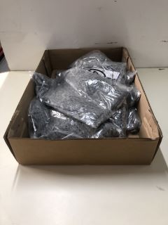 BOX OF KNITTED OVERLOCK SCARVES (GREY)