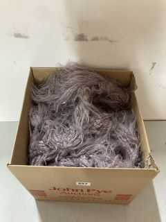 BOX OF FLUFFY FAUX FUR SCARVES (ROSE)