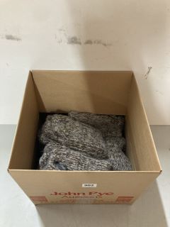 BOX OF KNITTED LEG WARMERS (BROWN & WHITE)