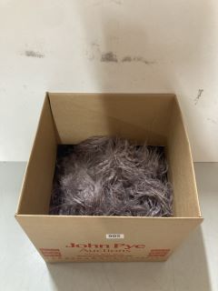 BOX OF FLUFFY FAUX FUR SCARVES (ROSE)