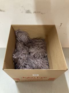 BOX OF FLUFFY FAUX FUR SCARVES (ROSE)