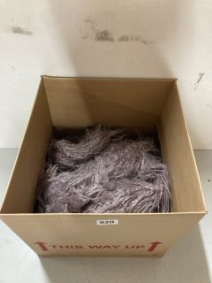 BOX OF FLUFFY FAUX FUR SCARVES (ROSE)