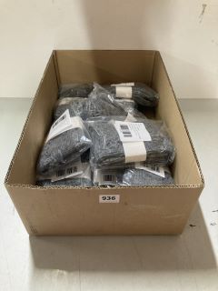 BOX OF KNITTED LEG WARMERS (GREY)