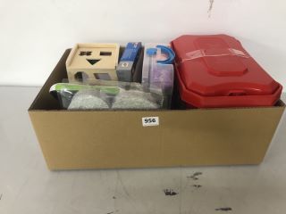 BOX OF ASSORTED ITEMS INC K'NEX BUILDING SET