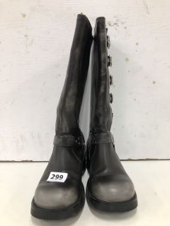 COWBOY BOOTS UK SIZE: 6