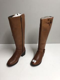 HUSH PUPPIES TALL BOOTS SIZE 5