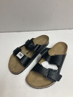 BIRKENSTOCKS SIZE 43