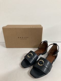 RADLEY WOMEN'S SHOES SIZE:4