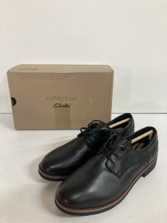 CLARKS MEN'S DRESS SHOES SIZE:6