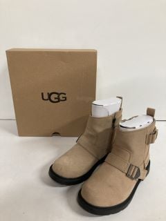 UGG KIDS ASHTON SHORT WEATHER SIZE:1