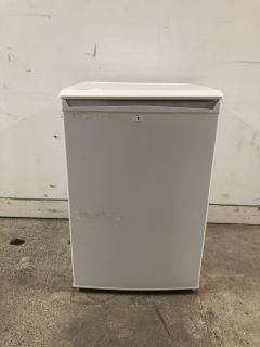 ESSENTIALS FREESTANDING UNDER-COUNTER FREEZER MODEL: CUF55W19