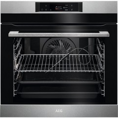 AEG INTEGRATED 8000 ASSISTED COOKING PYROLYTIC SELF CLEAN OVEN MODEL: BPK748380M (IN PACKAGING) RRP: £1,075