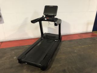 LIFE FITNESS INTEGRITY SERIES DELUXE TREADMILL WITH DISCOVER SE3HD CONSOLE - RRP £19995