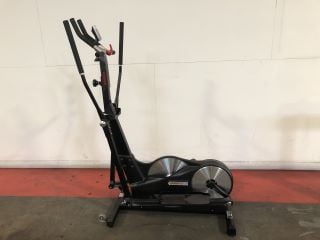 KEISER M5I CROSS TRAINER IN BLACK - RRP £3999