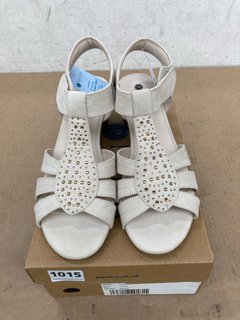 PAVERS HEELED SMART SANDALS - UK SIZE: 7: LOCATION - C 9