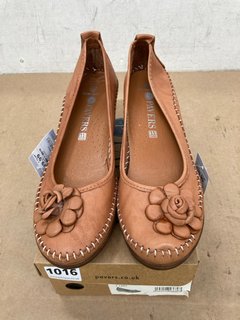 PAVERS LEATHER WEDGE SHOES - UK SIZE: 7: LOCATION - C 9