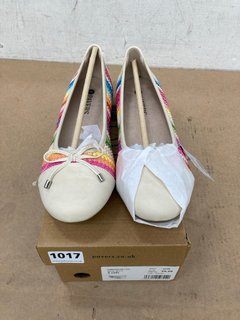 PAVERS BOW-DETAIL BALLET PUMPS - UK SIZE: 5: LOCATION - C 9