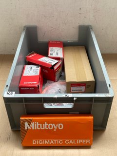 6 X HARDWARE ITEMS TO INCLUDE MITUTOYO DIGIMATIC CALIPER: LOCATION - A 0