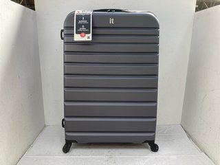 IT LUGGAGE WHEELED HARD SHELL SUITCASE: LOCATION - C 12