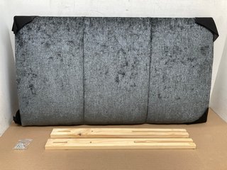 WALL HEADBOARD IN GREY: LOCATION - C 13