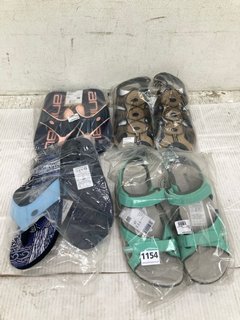 4 X MOUNTAIN WAREHOUSE SHOES TO INCLUDE OIA WOMENS SANDALS - UK SIZE: 8: LOCATION - C 14