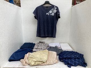 QTY OF WOMENS CLOTHING TO INCLUDE MOD COLLECTION FLORAL PRINT T SHIRT IN NAVY SIZE XL: LOCATION - D15