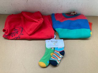 QTY OF CHILDRENS CLOTHING TO INCLUDE FRUGAL MULTI COLOURED SWEATSHIRT SIZE 6-7 YRS: LOCATION - A10