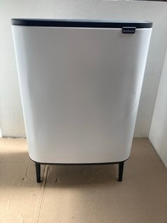 BRABANTIA TOUCH BIN HI WITH 1 60L INNER BUCKET: LOCATION - A11