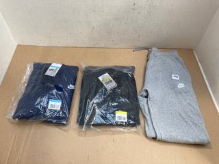 3 X CLOTHING ITEMS TO INCLUDE NIKE GREY JOGGERS SIZE S: LOCATION - A12