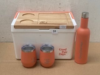 GOOD PAIR DAYS FOOD STORAGE BOX FOR PICNIC TO INCLUDE 2 X MUGS AND WATER BOTTLE: LOCATION - A*