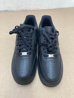 NIKE WOMENS AIR FORCE BLACK TRAINERS - UK SIZE: 8: LOCATION - B 13